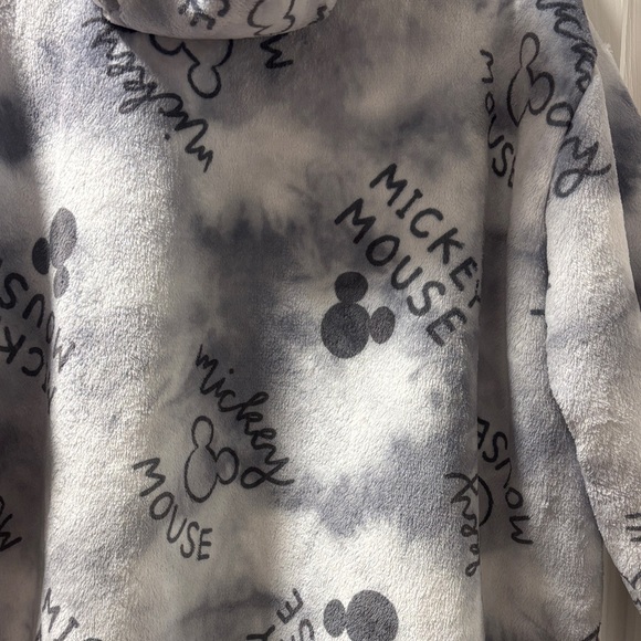 Mickey Mouse Kids Snuggie - Gray and Black - Picture 4 of 10